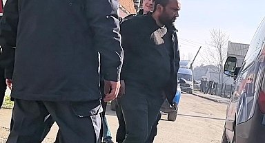 Bursa'da evi kundaklayan şahıs 24 saat sonra teslim oldu, saldırı olayının görüntüleri de ortaya çıktı