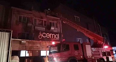 Bursa'da mobilya imalathanesinde yangın