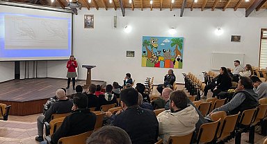 Bursa'da hayvanseverlere ve hayvan satıcılarına eğitim