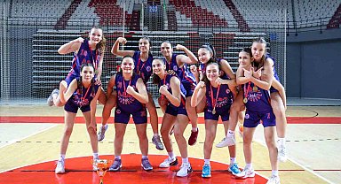 Büyükşehir'in basketbolcu kızları Antalya şampiyonu oldu