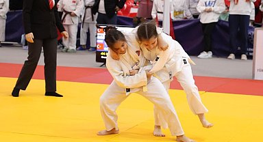 Büyükşehir'in sporcuları turnuvadan 7 madalya ile döndü