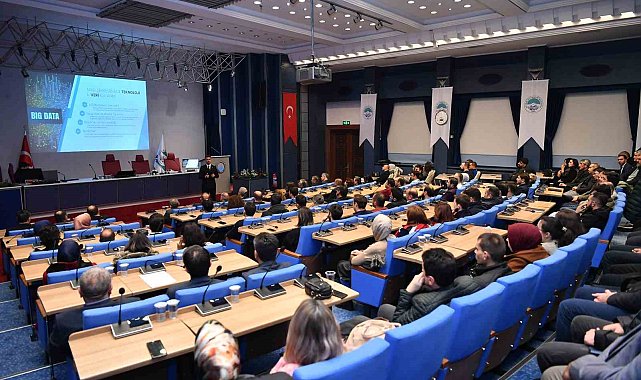 Büyükşehirden personele 'akıllı şehir' sunumu