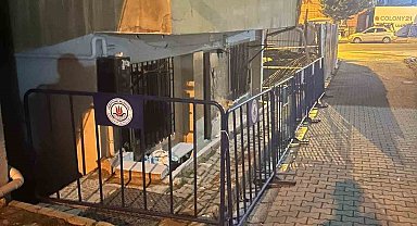 Çağlayan'daki hasarlı bina belediyenin hızlı müdahalesi ile kontrol altına alındı