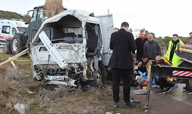 Çanakkale'de iki kamyonet çarpıştı: 1 ölü, 1 yaralı