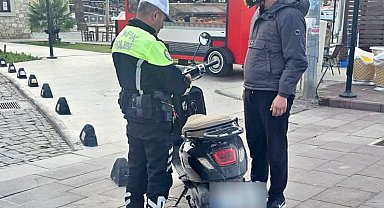 Çeşme'de motosiklet denetimlerinde ceza yağdı