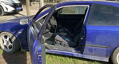 Cezaevi firarisi aracı polisin üzerine sürdü