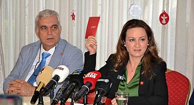 CHP Manisa İl Başkanı Özalper gazetecilerin sorularını yanıtladı