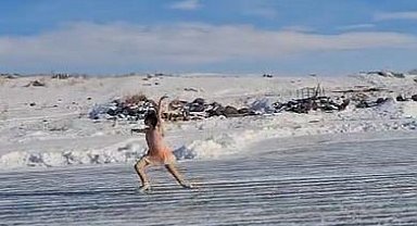 Çıldır Gölü'nde buz pateniyle dans