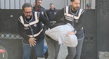 Çocuğunun boğazına bıçak dayayan cani babanın tutukluluğu devam edecek