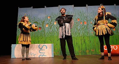 Çocuklar Kraliçe Maya ile eğlendi