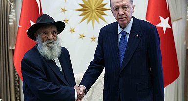 Cumhurbaşkanı Erdoğan, Alevi Dedesi Ahmet Uğurlu ile görüştü