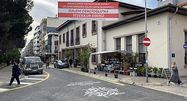 Cumhuriyet Mahallesi sakinlerinden Başkan Çerçioğlu'na pankartlı teşekkür