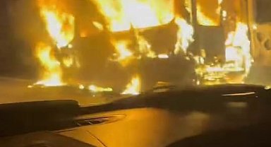 D-100'de servis aracı alev topuna döndü: O anlar kamerada