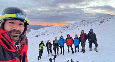 Dağcılar hayatını kaybeden Fehmi Efe için tırmandı