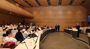 Depremin yaralarını müzik ve dayanışma ile sarıyorlar