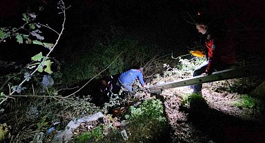Dere yatağına düşen vatandaşın yardımına itfaiye yetişti