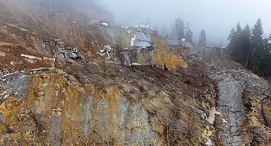Dev heyelana yakalanan köy sakinleri gün ağarınca şaşkına döndüler