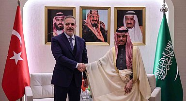 Dışişleri Bakanı Fidan, Suudi Arabistanlı mevkidaşı Faysal bin Ferhan ile görüştü