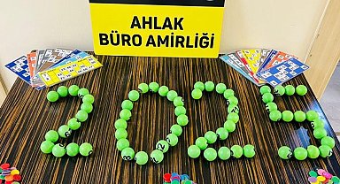 Diyarbakır polisi "mutlu yıllar" deyip baskın yaptı: 5 gözaltı