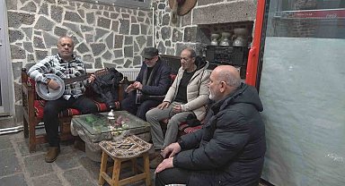 Diyarbakır tarihini türkülerle canlandırıyorlar