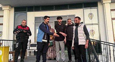 Diyarbakır'da belediye personelinin yerde bulduğu para ve altın sahibine teslim edildi