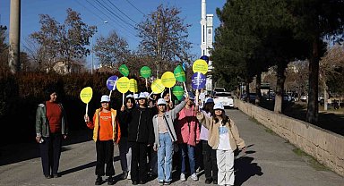 Diyarbakır'da öğrenciler Güneş Evi'ni gezdi