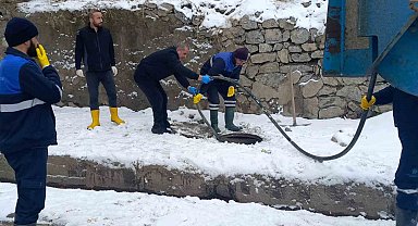 Dondurucu soğukta 11 kanalizasyon arızası giderildi