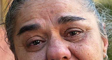 Dükkanı eve çevirmişti, tahliyeyle gözyaşlarına boğulan engelli kadının yüzünde gülücükler açıyor