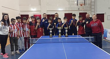 Dumlupınar Ortaokulu masa tenisinde il şampiyonu oldu