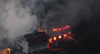 Düzce Yığılca'da 2 katlı evde yangın çıktı