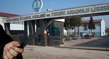Düzce'de lise öğrencisi okul önünde bıçaklandı