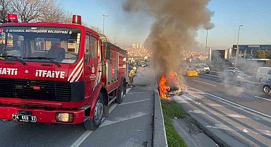 E-5'te seyir halindeki araç alevlere teslim oldu