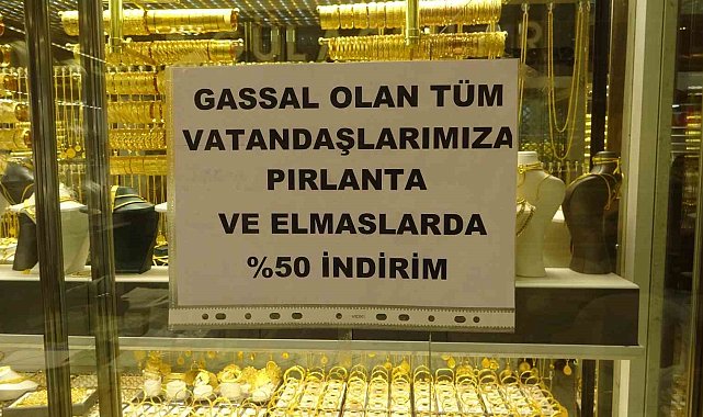 Elazığ'da bir kuyumcu gassallara pırlanta ve elmas ürünlerinde yüzde 50 indirim kampanyası başlattı