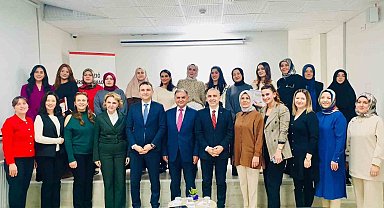 Elazığ'da öğretmen adayları sertifikalarını aldı