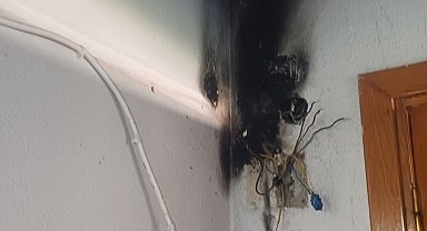 Elektrik kontağından çıkan yangın korkuttu