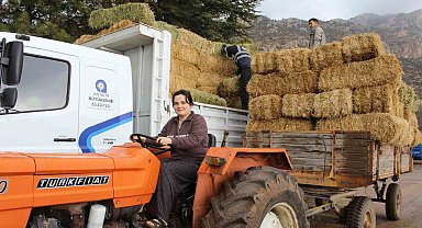 Elmalı Yuva'da saman desteği afetzedelerin yüzünü güldürdü