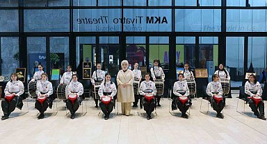 Emine Erdoğan: "2002 yılında koruyucu aile yanındaki çocuk sayımız 515'ten, ocak ayı itibarıyla 10 bin 430'a yükselmiştir"