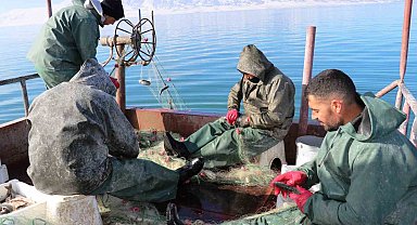 Erçek Gölü'ndeki balık popülasyonu balıkçıları sevindirdi
