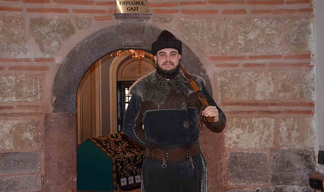 Ertuğrul Gazi Türbesi'ndeki 'Saygı Nöbeti' metni Söğüt ruhuna uygun olarak değiştirildi