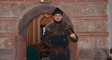 Ertuğrul Gazi Türbesi'ndeki 'Saygı Nöbeti' metni Söğüt ruhuna uygun olarak değiştirildi