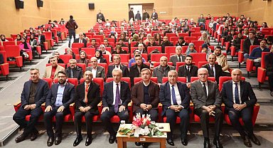 Erzincan'da "Yer Bildirimleri" adlı konferans düzenlendi