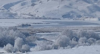 Erzurum'da eksi 25 derecede HES göleti buz tuttu