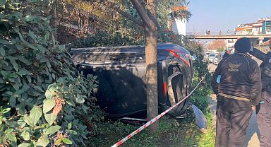 Esenler'de otomobilin makas atarken çarptığı araç takla attı: 6 yaralı