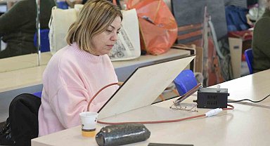 Esenyurt Belediyesi'nden vatandaşlara gravür sanatı eğitimi