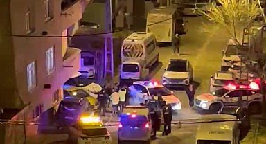 Esenyurt'ta film sahnelerini aratmayan kovalamaca kamerada: Alkollü gençler ortalığı birbirine kattı