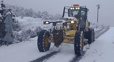 Eskişehir kırsalında kar mesaisi