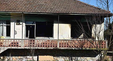 Evde çıkan yangında yaşlı kadın hayatını kaybetti