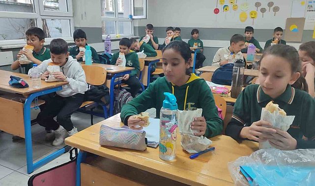 Fatih Ortaokulu'nda hamsi festivali coşkusu