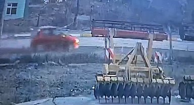 Feci kaza anı kamerada: Metrelerce savrulan kadın hayatını kaybetti