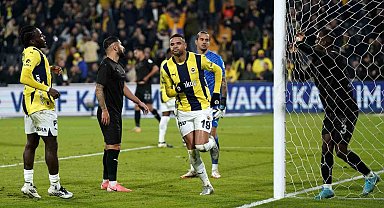 Fenerbahçe, Hatayspor'a karşı galibiyet serisini 8 maça çıkardı